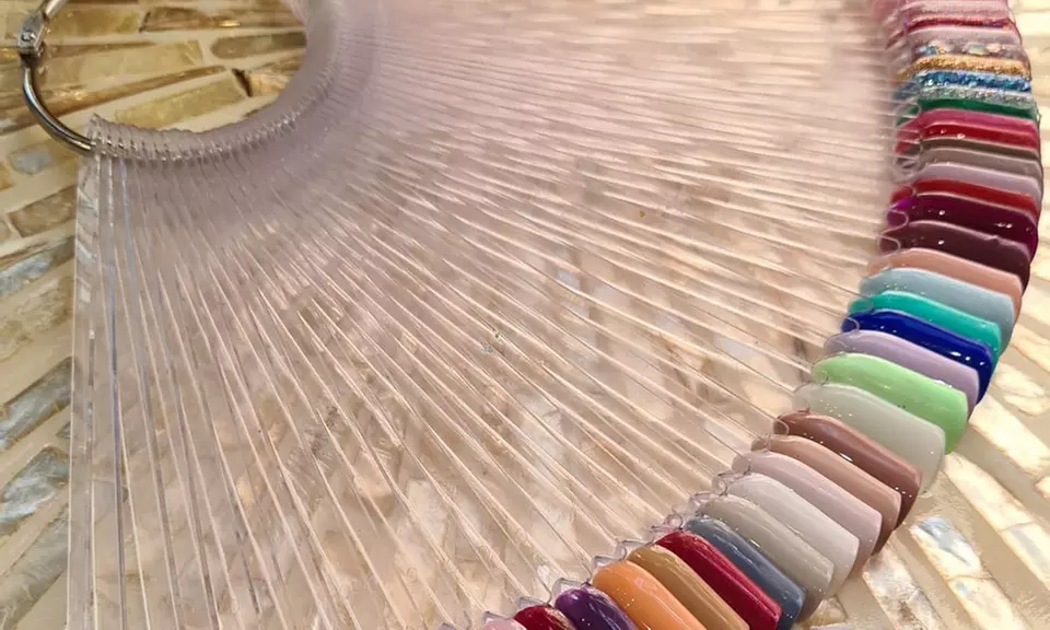 Sesiones de manicura, pedicura y uñas de gel para una persona