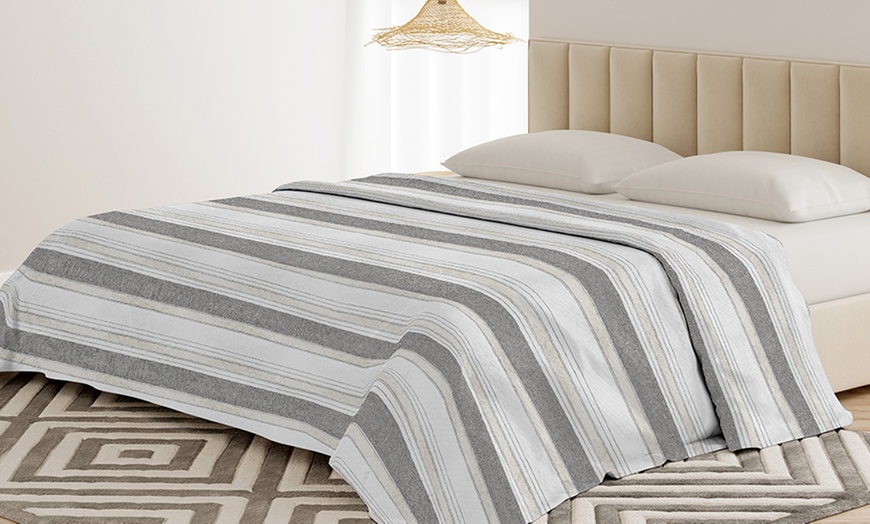 Image 13: Bankhoes en sprei van gerecycled katoen