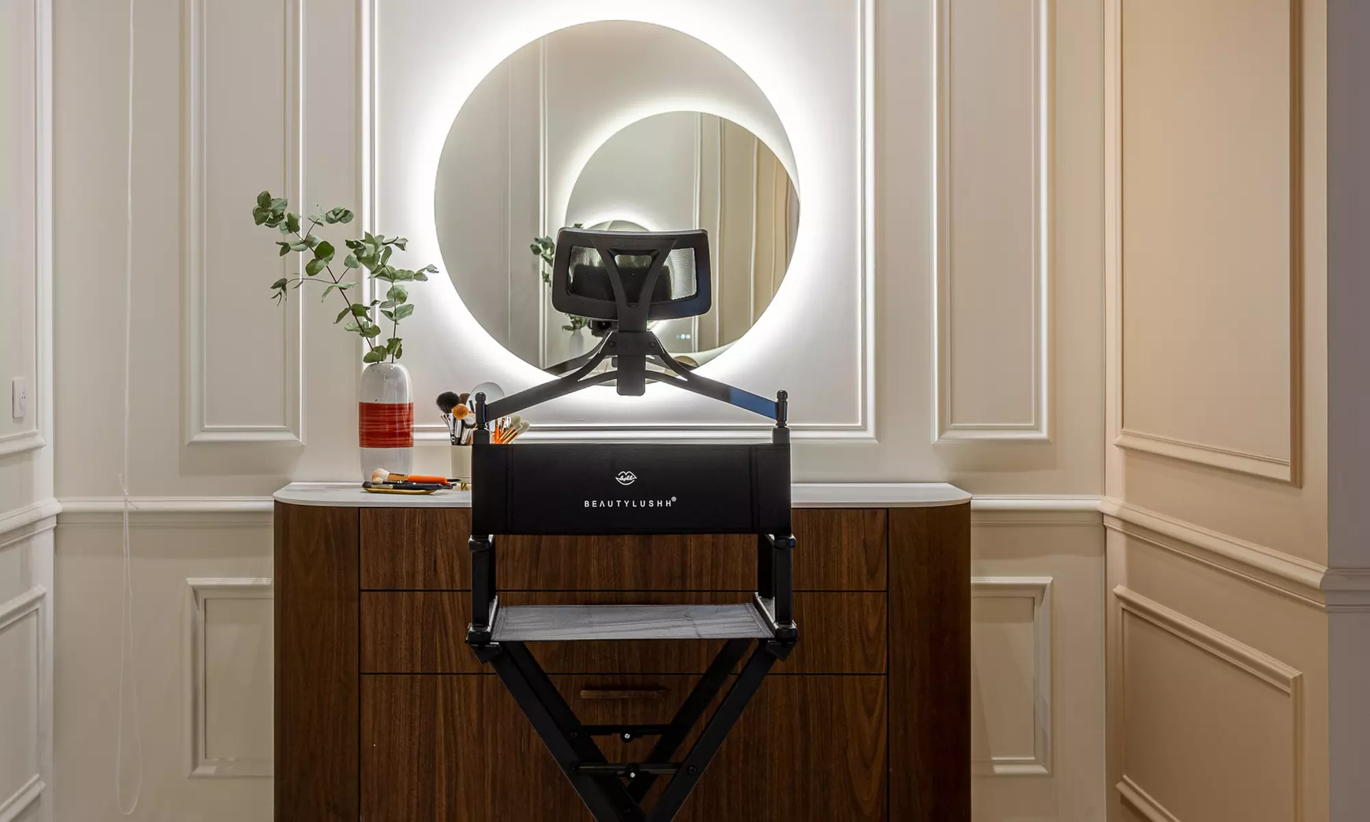 Regard sublimé : rehaussement, restructuration, teinture cils, soin ou browlift au choix (jusqu'à 16% de remise) - Image 4