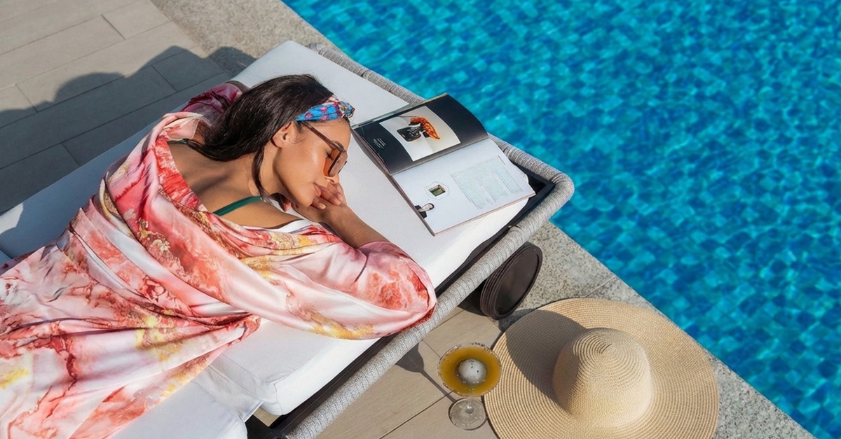 Lunch Or Dinner W Pool Access & 2-hour Beverages For Child Or Adults Lunch Or Dinner W Pool Access & 2-hour Beverages For Child Or Adults