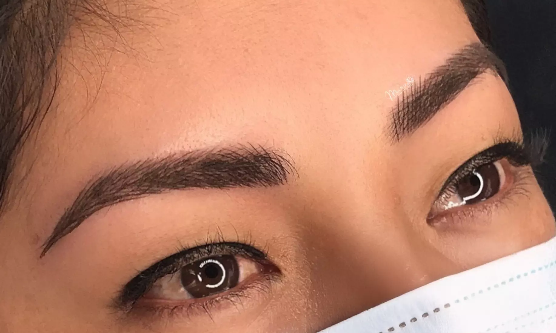Sesión de microblading de cejas pelo a pelo con opción a retoque