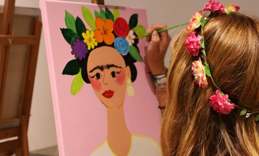 Image 7: Arte, snacks y bebida en experiencias creativas o premium  