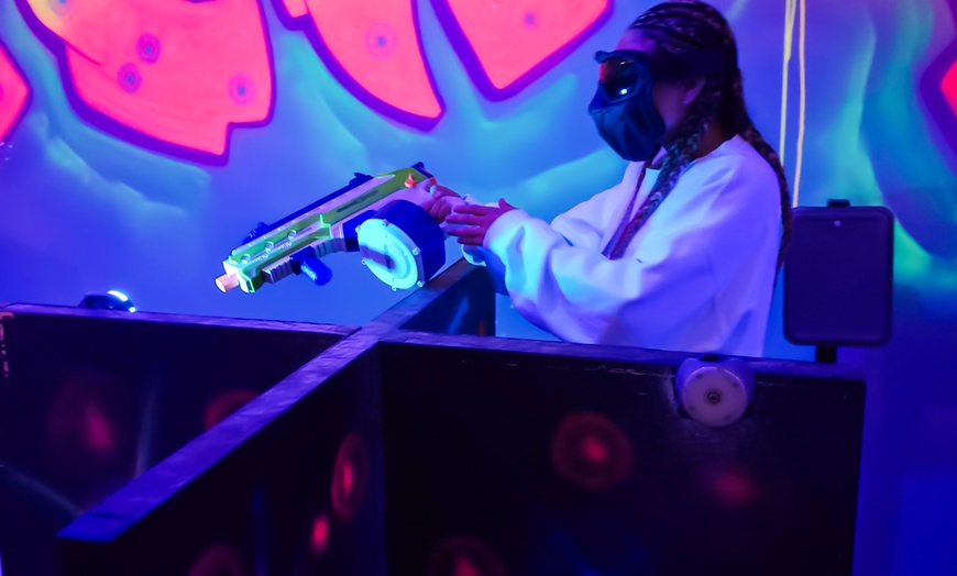 Image 10: Join the Thrilling 1v1 Player vs player battle - for 2 or 4 people