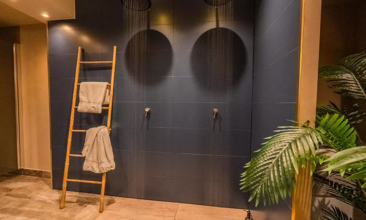 2h d'accès au spa privatif avec sauna, hammam et bains à remous