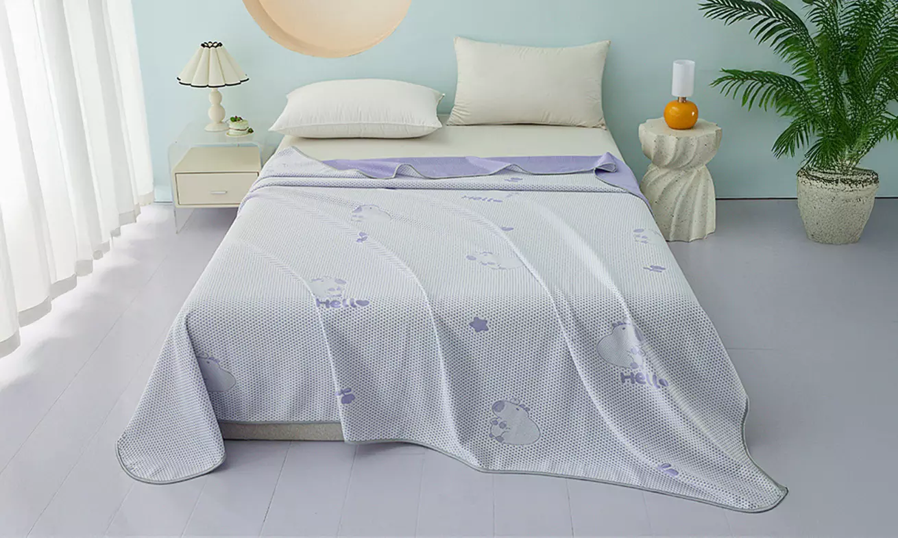 Summer Cooling Comforter with Premium Ocean Silk Fabric