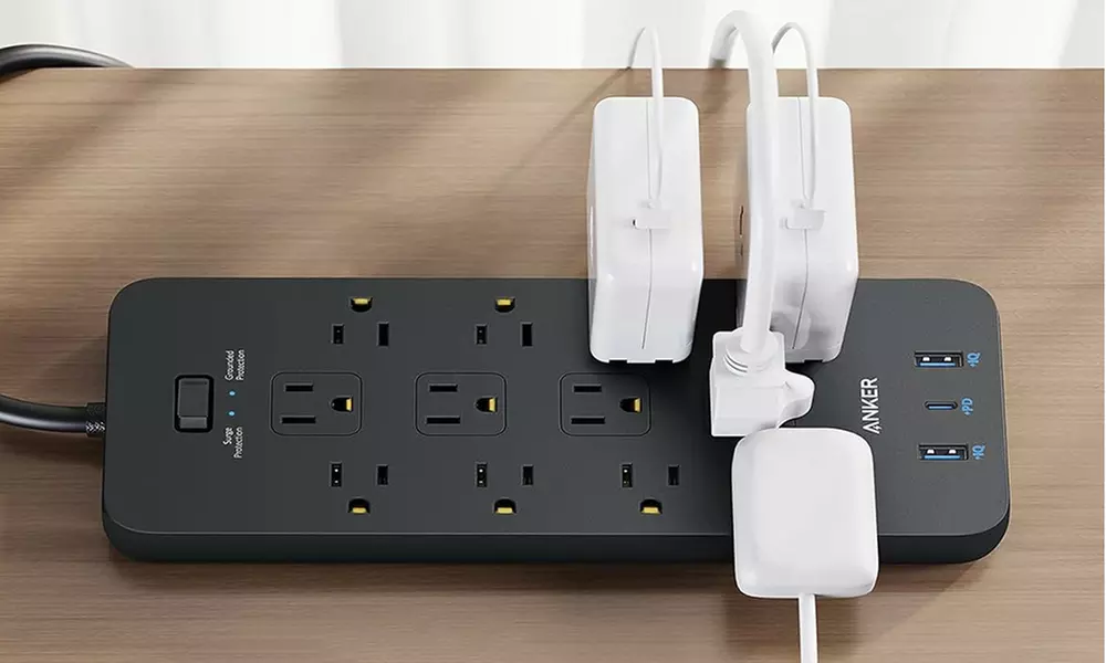 Surge Protector Power Strip, 12 Outlets with 1 USB C and 2 USB Ports - Primary Image