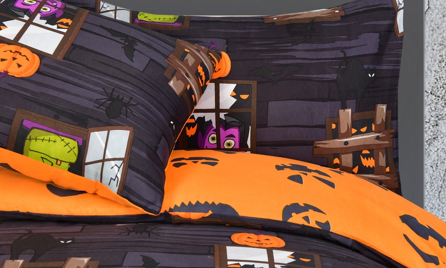 Image 4: Haunted House Duvet Set, Reversible Design