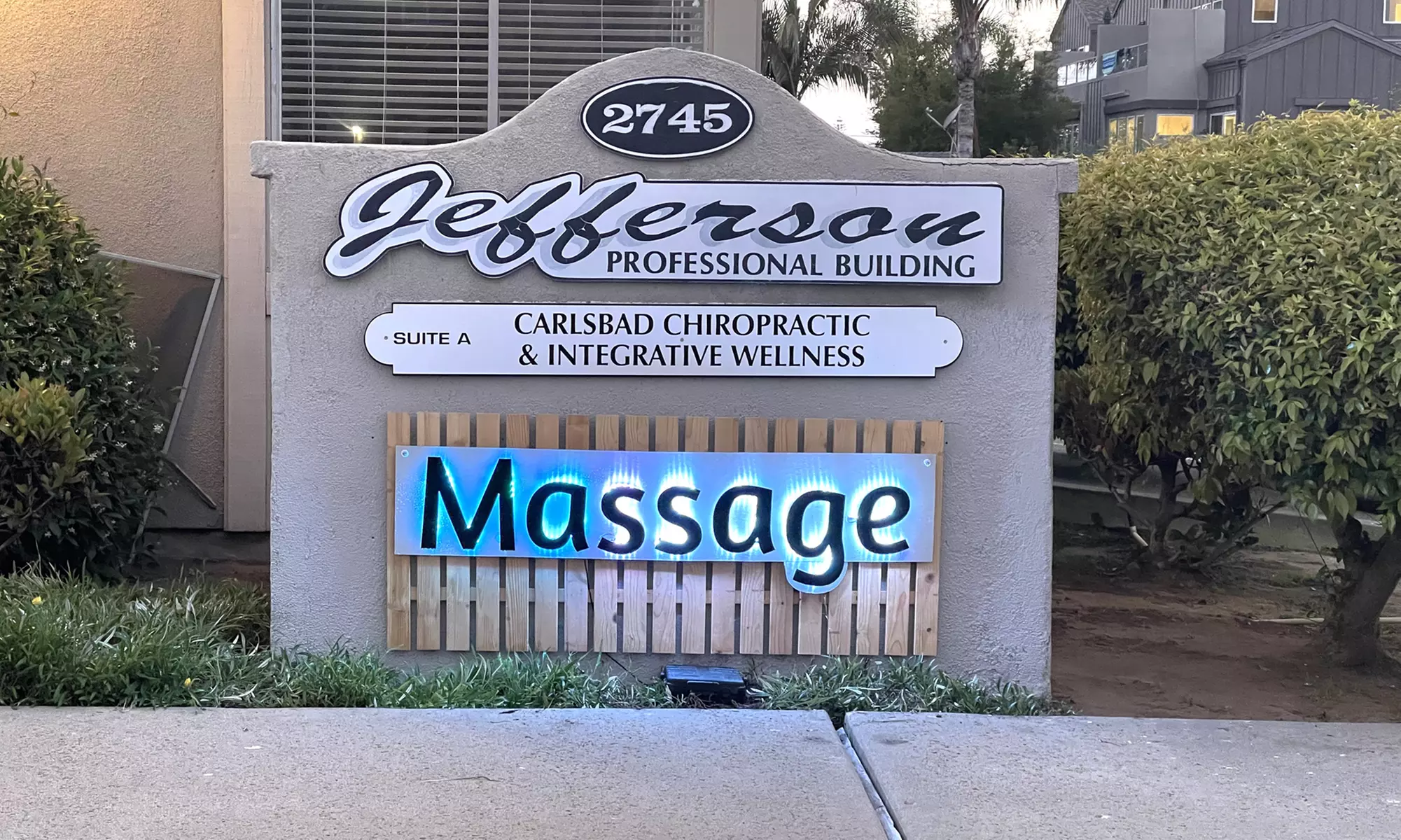 A 60 or 90 Min Choice of Massage w/ Optional Aromatherapy & Hot Stones