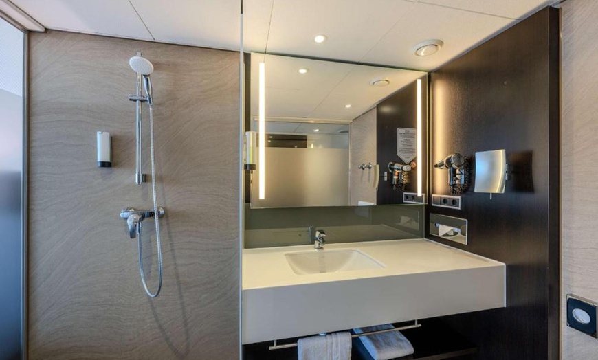 Image 4: ✈ Box Europa 4*: volo più hotel in una capitale europea per 2 persone