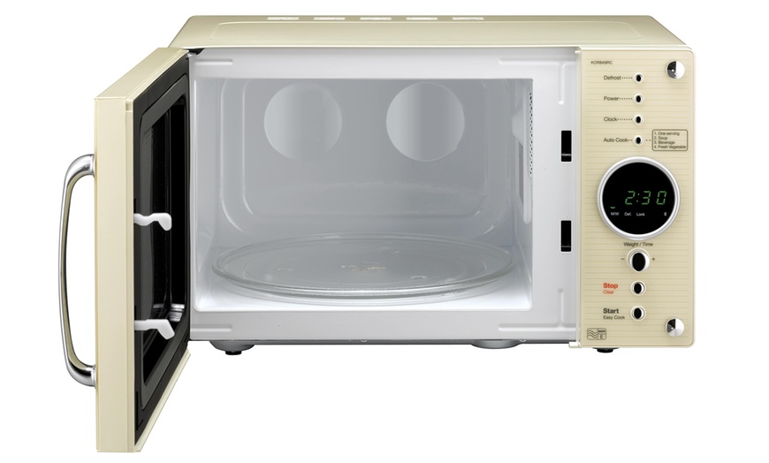 Image 7: Daewoo Retro-Style Microwave