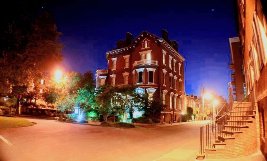 Image 9: 90 Minute Haunted History Tour for One Adult or Child 