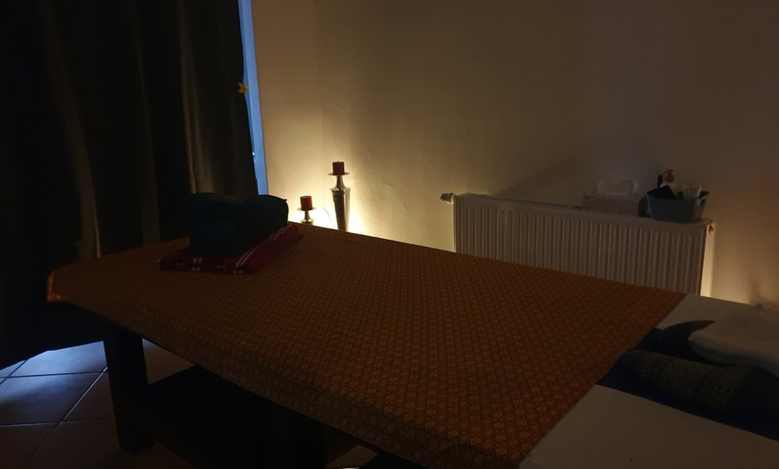 Image 3: 60 oder 90 Min. Aroma-Öl-Ganzkörpermassage für 1 Person