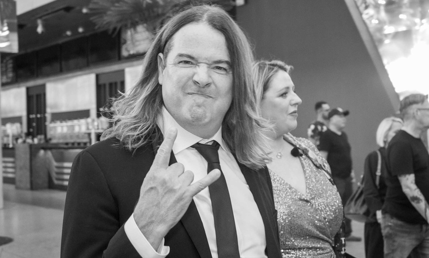 Image 2: VIP Limo Photo Tour: Iconic Landmarks & Professional Photography