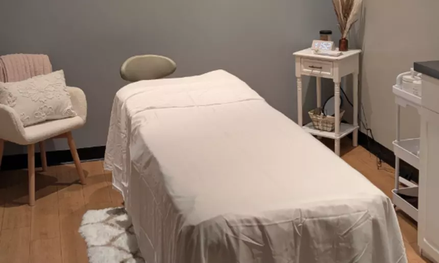 Get Swedish or Deep Tissue Massage: 60/90 Min or Couples Session