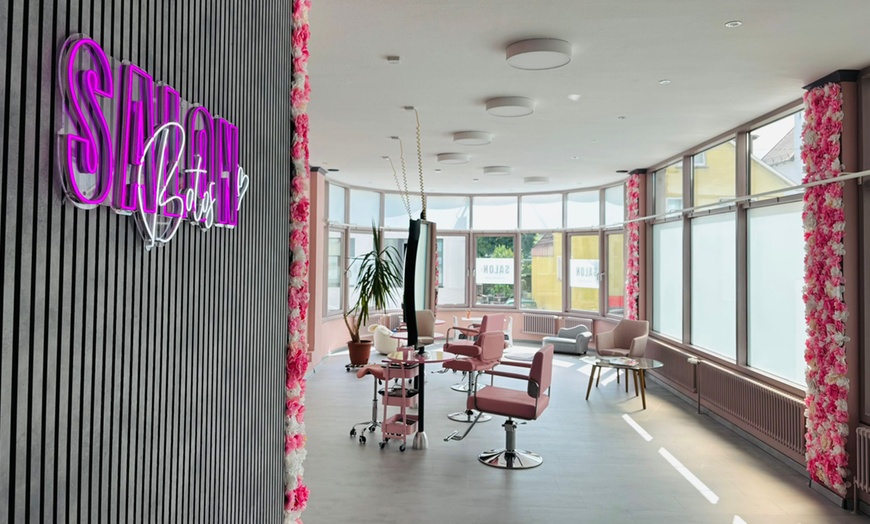 Image 6: Haarschnitt optional mit Maske, Strähnen, Ansatzfarbe oder Balayage