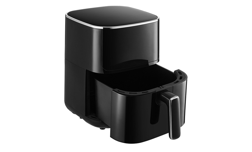 Image 6: 4.7, 5 or 6L Air Fryer with Smart Touch Display and 60 Minute Timer