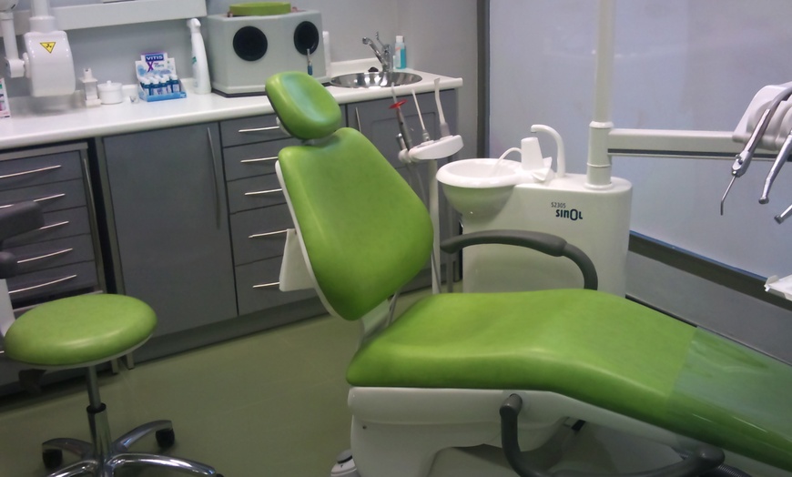 Image 3: Ortodoncia con brackets a elegir en Clínica Futuredent