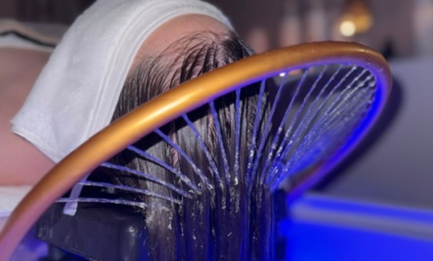 Image 2: Relájate y renueva tu cabello con un head spa de 90 minutos para 1