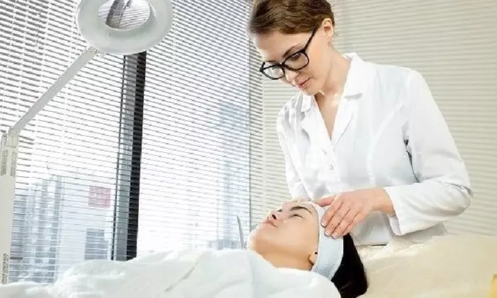 Sesión de plasma pen para lunares, cicatrices o verrugas para 1 persona, con hasta 80% de descuento - Primary Image