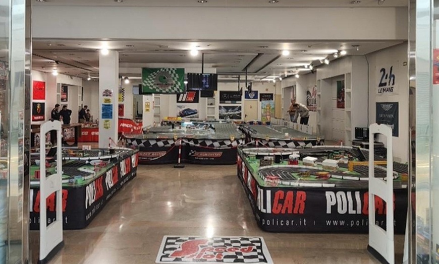 Image 11: Carrera de slot de hasta 60 minutos: elige Quick Race o GP Experience