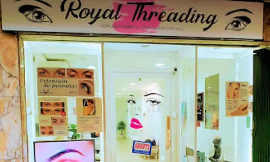 Image 6: ¡Vaya ojazos! Extensión de pestañas con opción a depilación cejas 