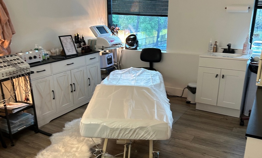 Image 2: Non-Surgical Facelift or LED Face Therapy Session 