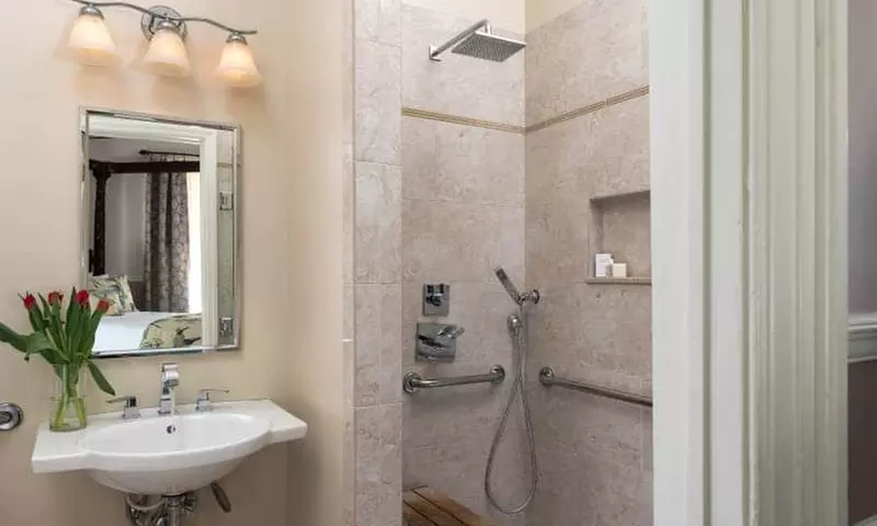 Member Pricing: Charming B&B Near Grove Park With Veranda Views