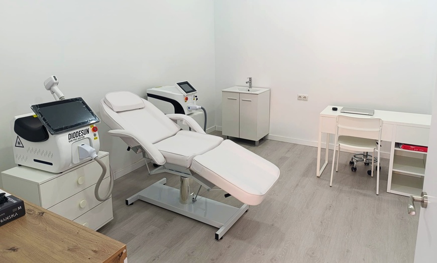 Image 3: 1 o 3 sesiones de láser para fotorejuvenecimiento y opción a peeling