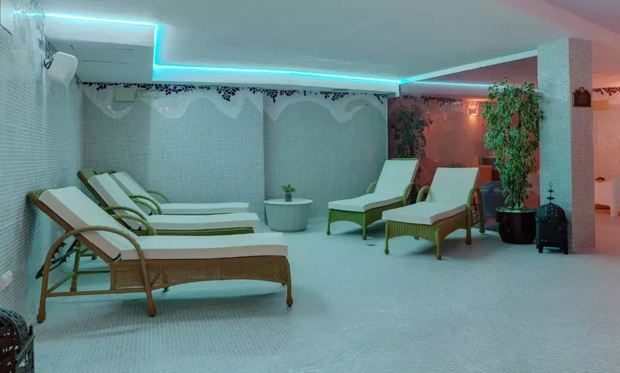 Image 6: Spa de 90 minutos para 2 o spa con desayuno buffet para 2