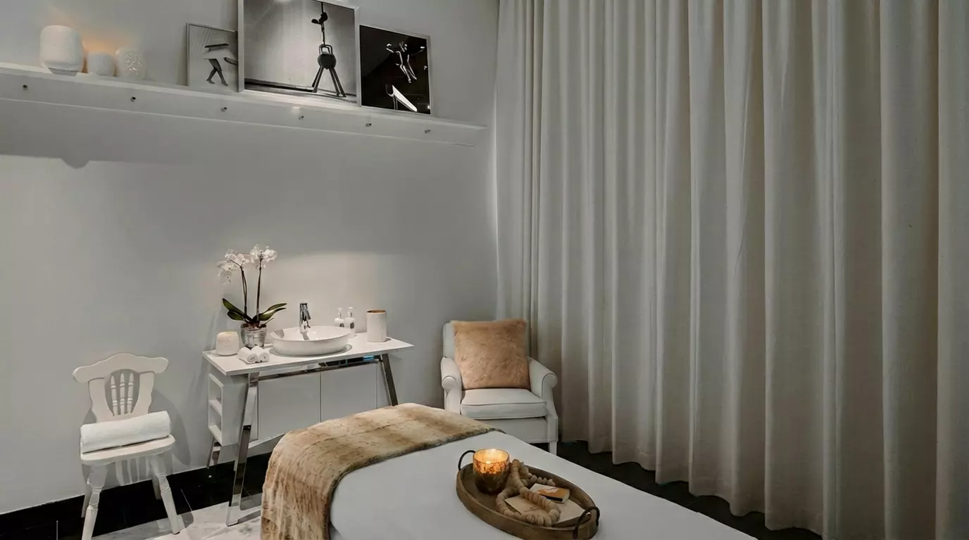 Unwind with a 50-Minute Signature Facial & Amenities Day Pass