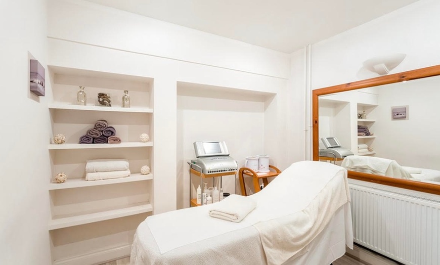 Image 5: Sculpt & Define with Lemon Bottle Fat Dissolving