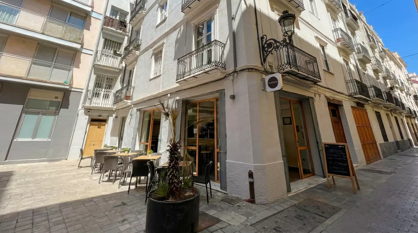 Cata de aceites con panes artesanales y embutidos valencianos