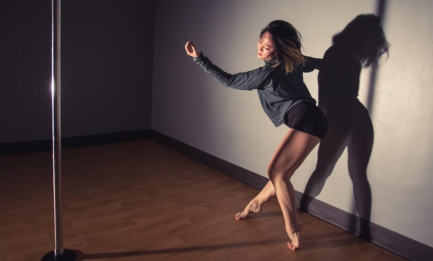 Image 3: Build Confidence with Pole Dance for Complete Beginners  4-Week Series
