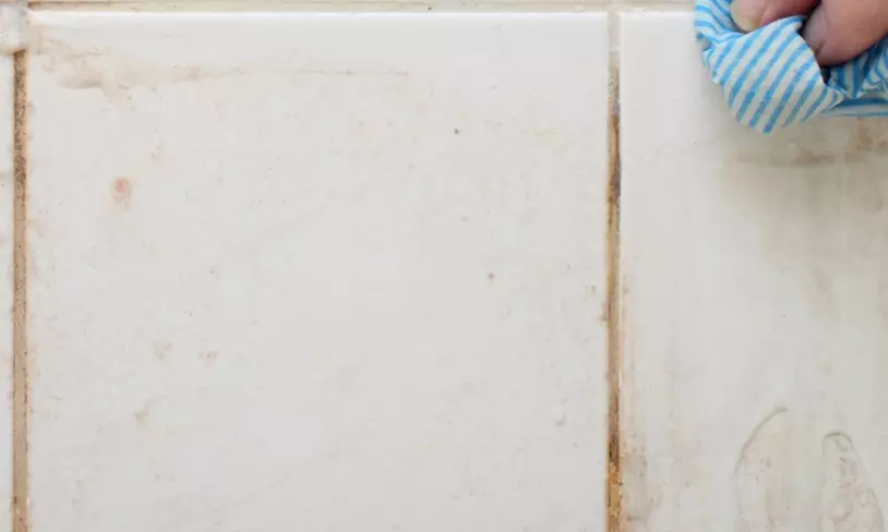 Complete Bathtub Tile and Grout Cleaning with Caulk Restoration