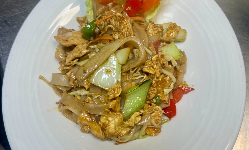 Image 5: Descubre la auténtica cocina tailandesa: menú para 2 o 4 personas 