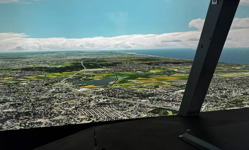 Image 4: Explore with a 60 or 90-minute 737 Boeing Flight Simulator Experience
