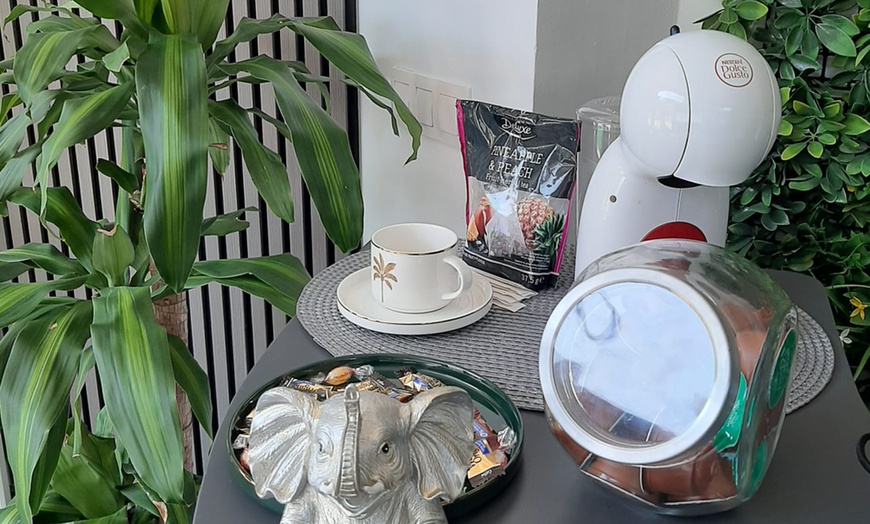 Image 8: Pack de bienestar: tratamientos capilares, faciales y masaje corporal