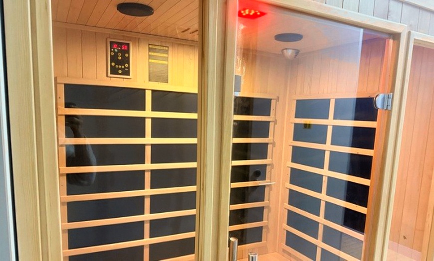 Image 5: Magnesium Float Pod, Red Light Trio, Hyperbaric Oxygen, & More 