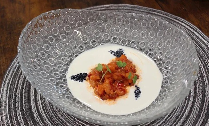 Image 9: Menú Numa con entrantes, principales, postres y bebidas incluidos 