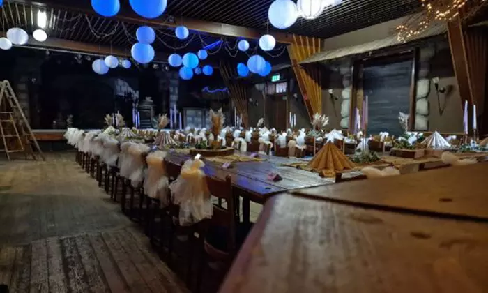 Feuertopf-Fondue mit Fleisch, Gemüse und Beilagen für 2 o. 4 Personen