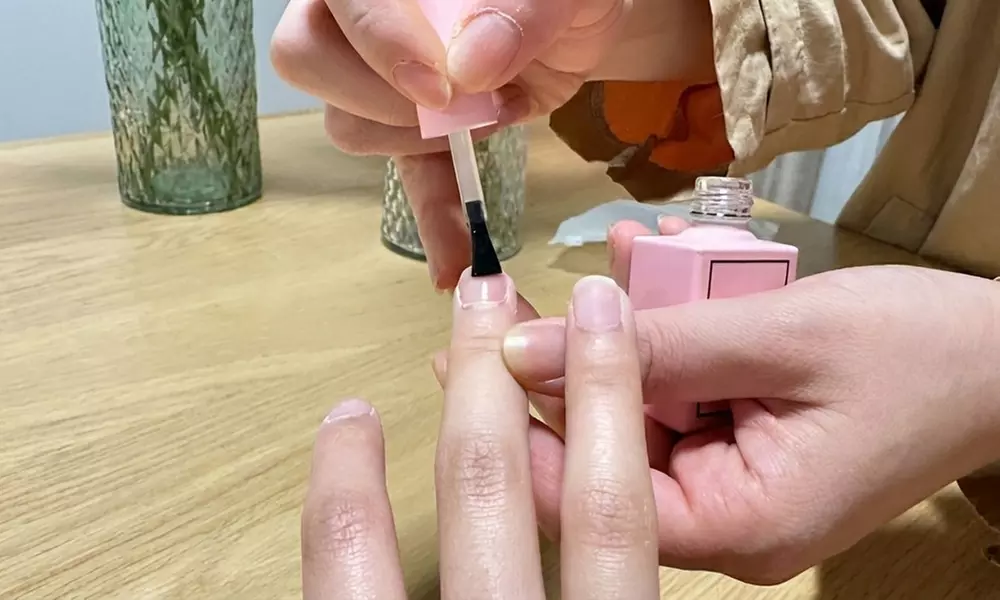 Verzorgende nagelbehandeling met acryl of gellak