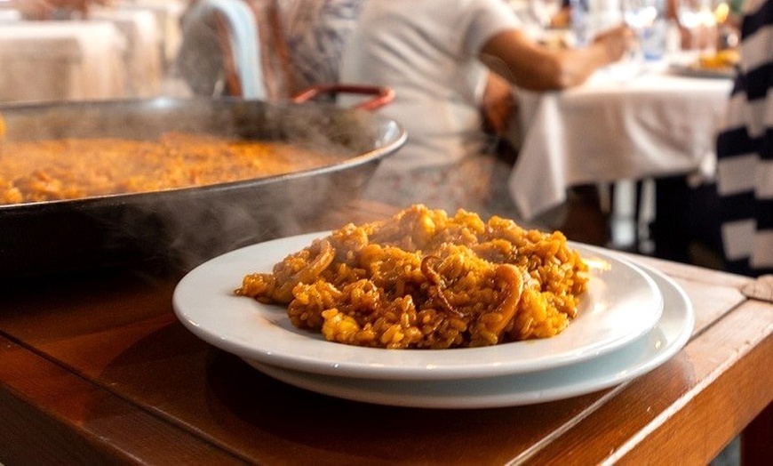 Image 10: Paella para 2 o 4 personas con entrante, postre y bebida