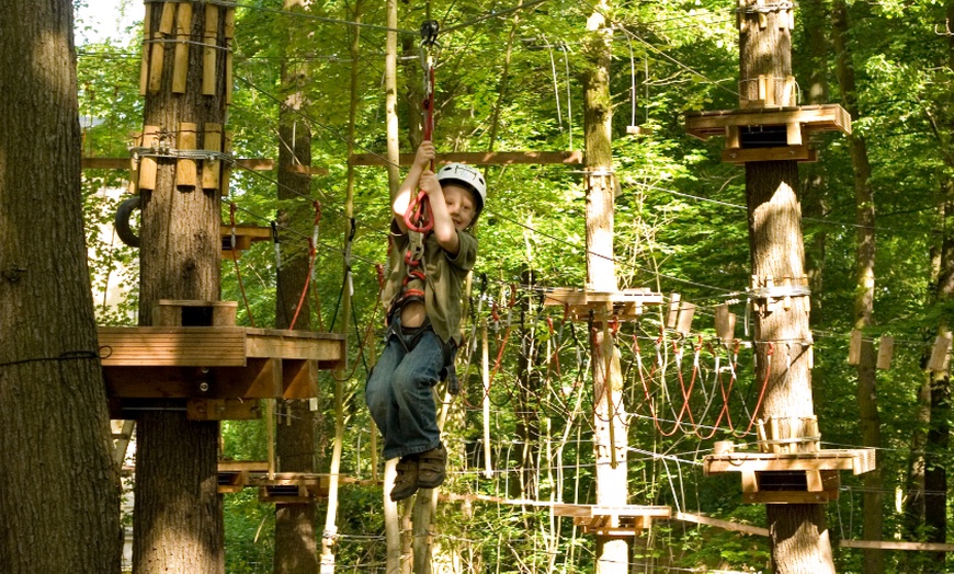 Image 2: Abenteuer in luftiger Höhe: Kletterpark-Erlebnis für bis zu 6 Personen