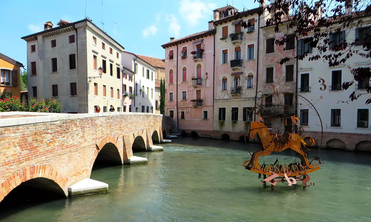Treviso: soggiorno con colazione o cena e drink di benvenuto per 2