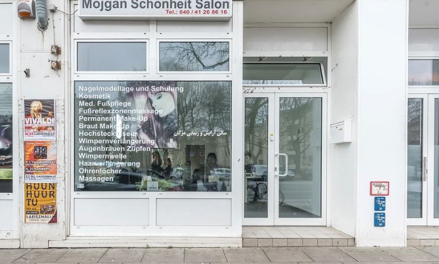 Image 2: 60 Min. Gesichtsbehandlung: Klassisch, Aqua Facial oder Dermabrasion