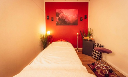 30 Min. Kräuterstempel-Massage für 1 Person - Gesundheitspraxis Wilhelmstadt Inh V Klauß