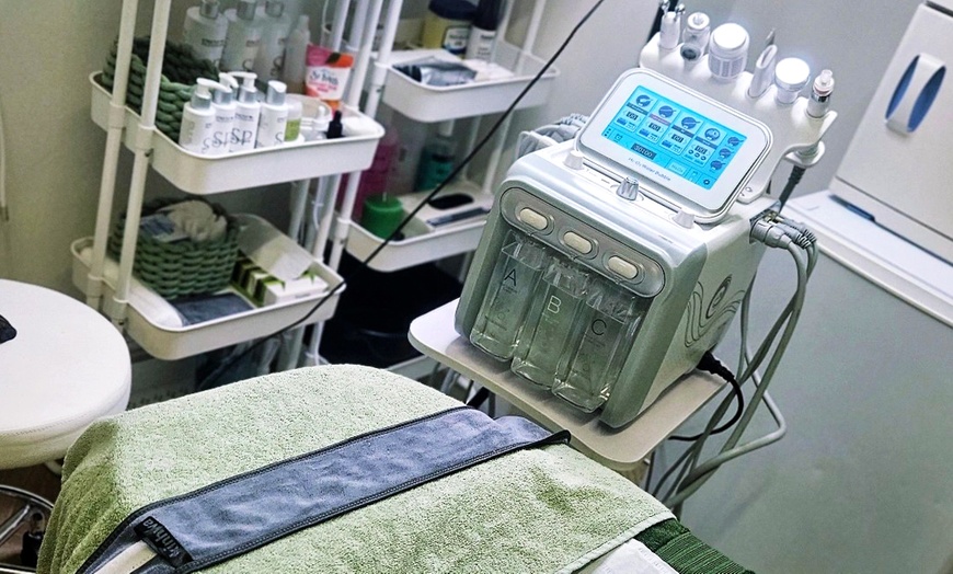 Image 10: Relax with a 40-Min, 50-Min, or 75-Min Massage Options