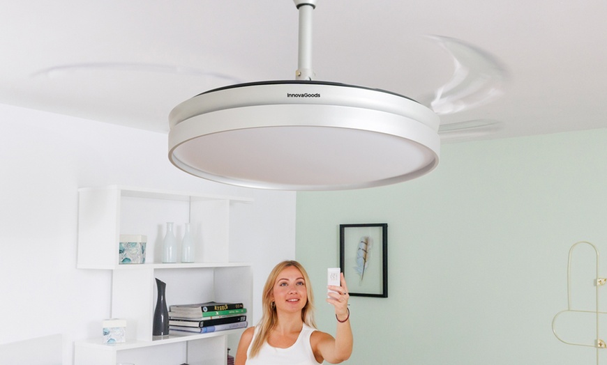 Image 6: InnovaGoods led-plafondventilator met 4 intrekbare bladen