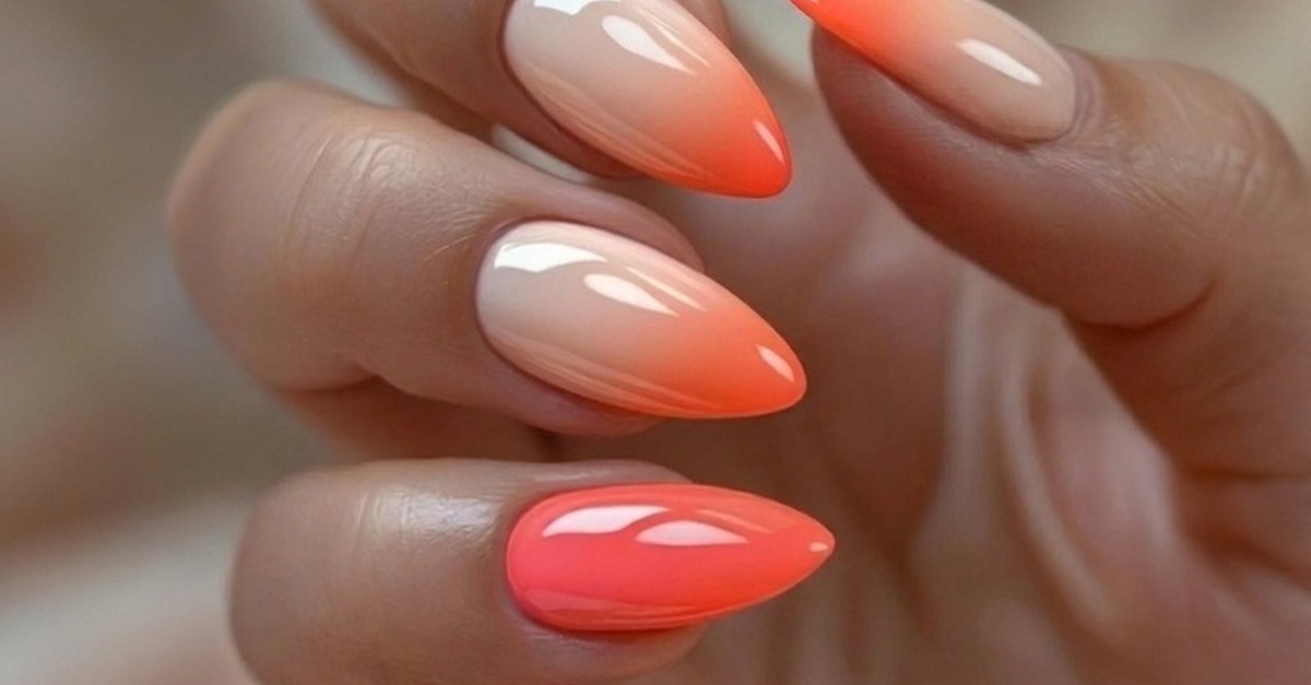 Servicio de manicura semipermanente o depilación con cera en Valencia