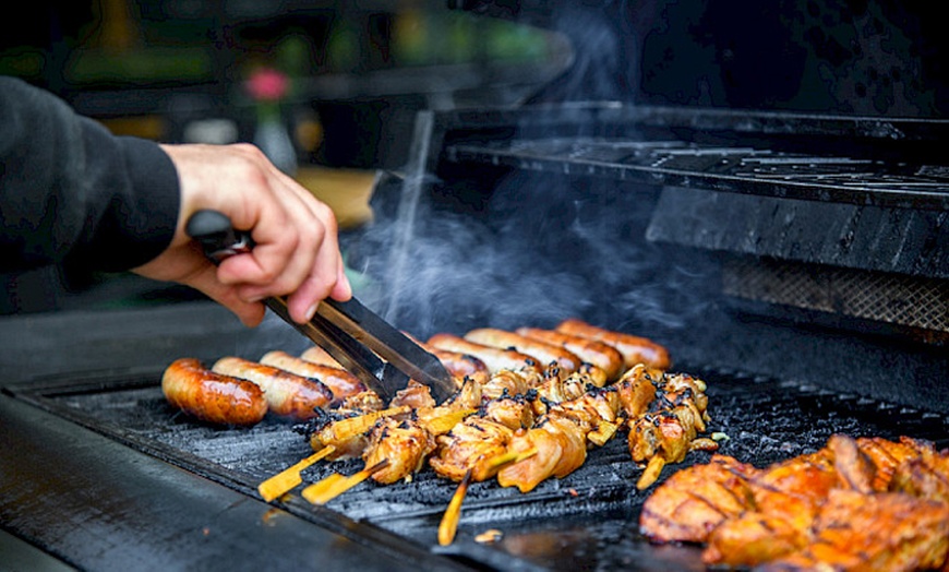 Image 3:  2 uur BBQ lunch rondvaart + live cooking experience door Amsterdam